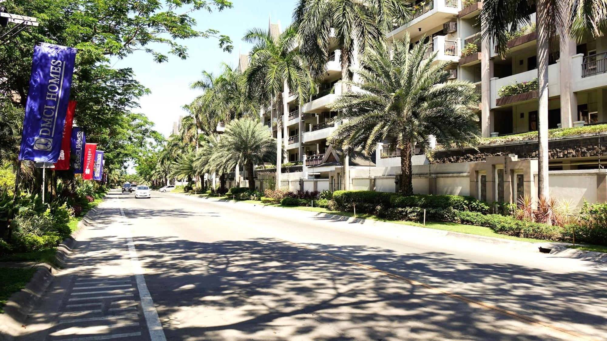 Stunning 2Br Apt, 65 Sq M Netflix At Rosewood Pointe Residences Near Bgc Manila Kültér fotó