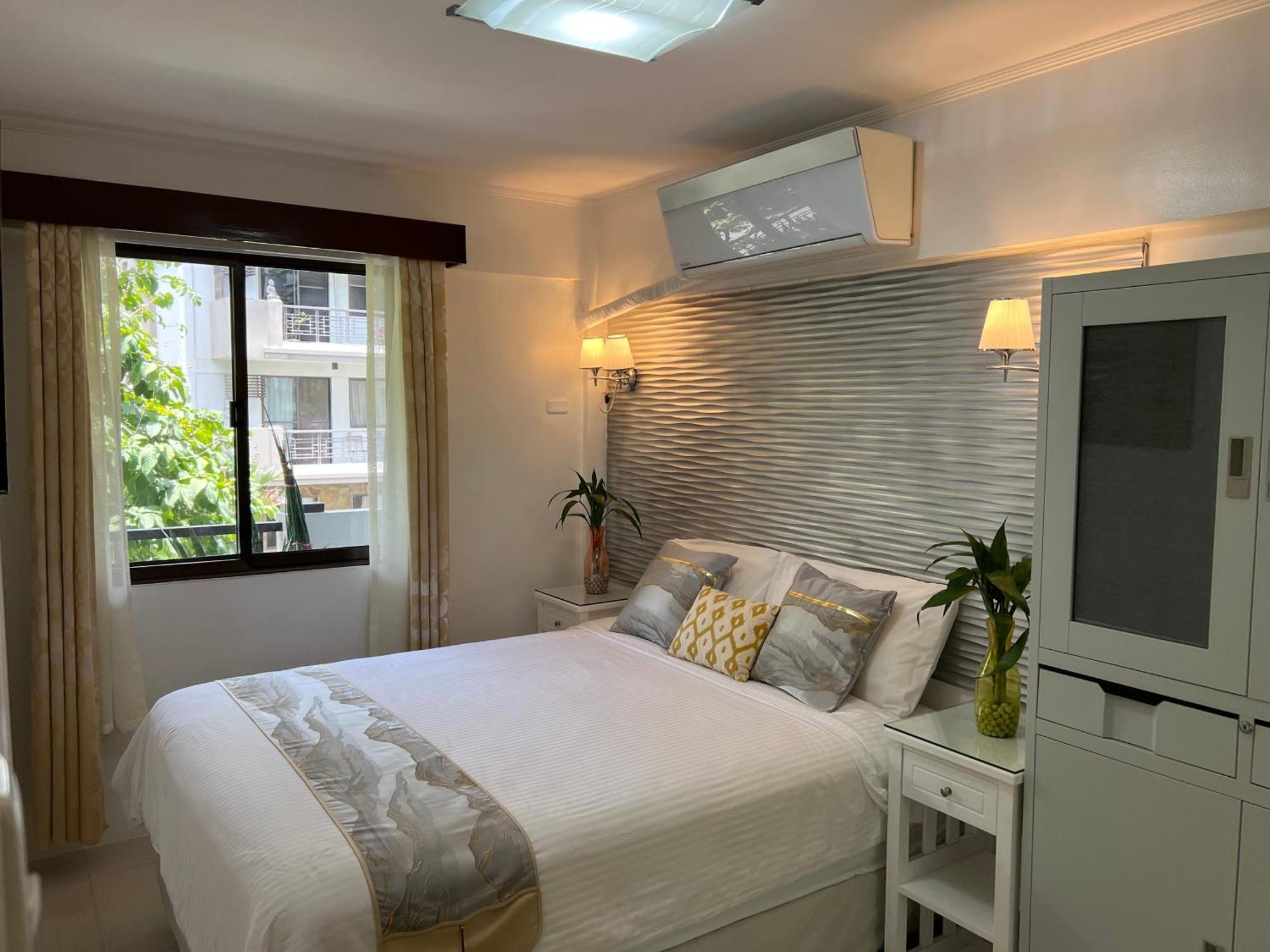 Stunning 2Br Apt, 65 Sq M Netflix At Rosewood Pointe Residences Near Bgc Manila Kültér fotó