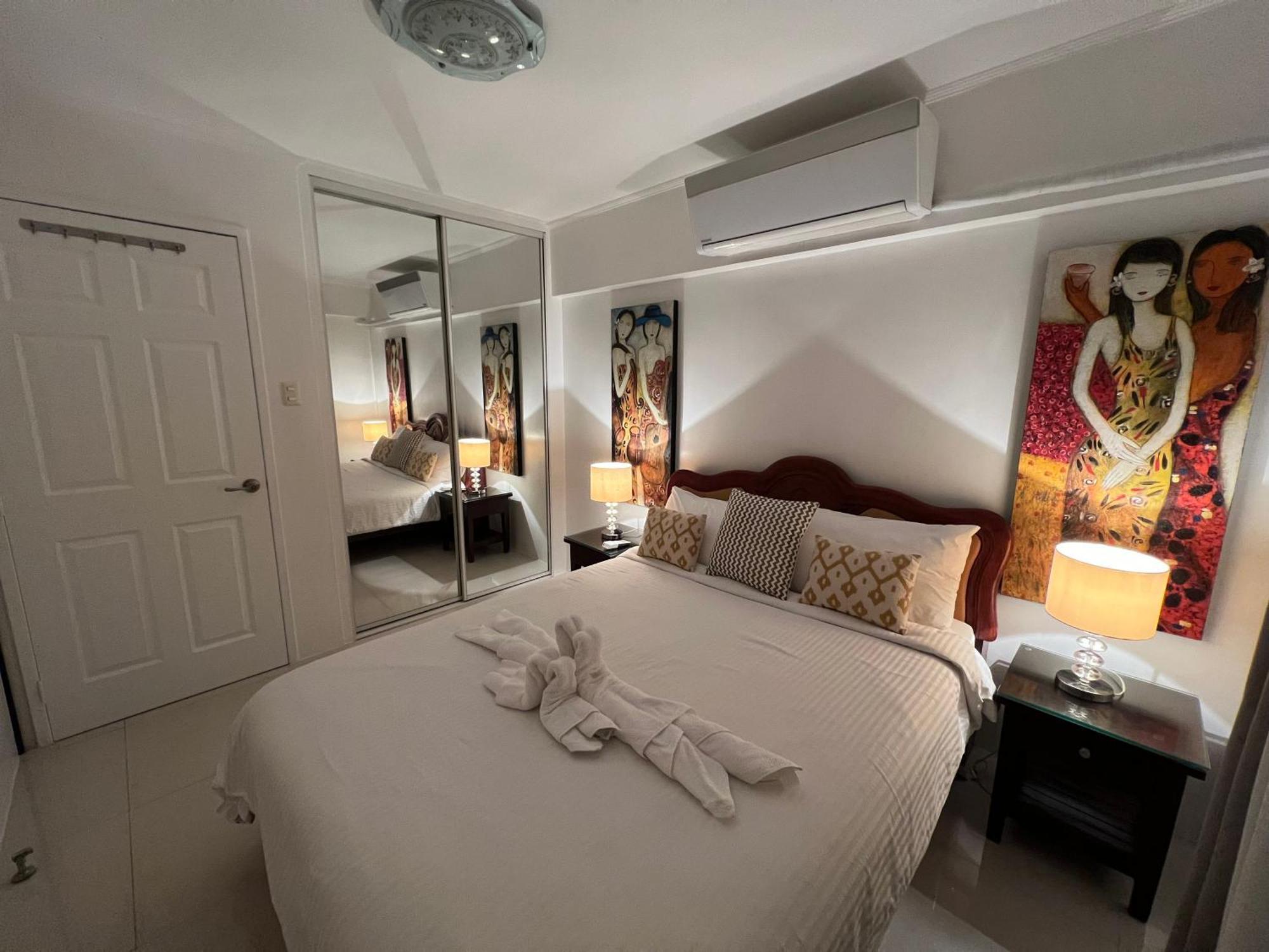 Stunning 2Br Apt, 65 Sq M Netflix At Rosewood Pointe Residences Near Bgc Manila Kültér fotó